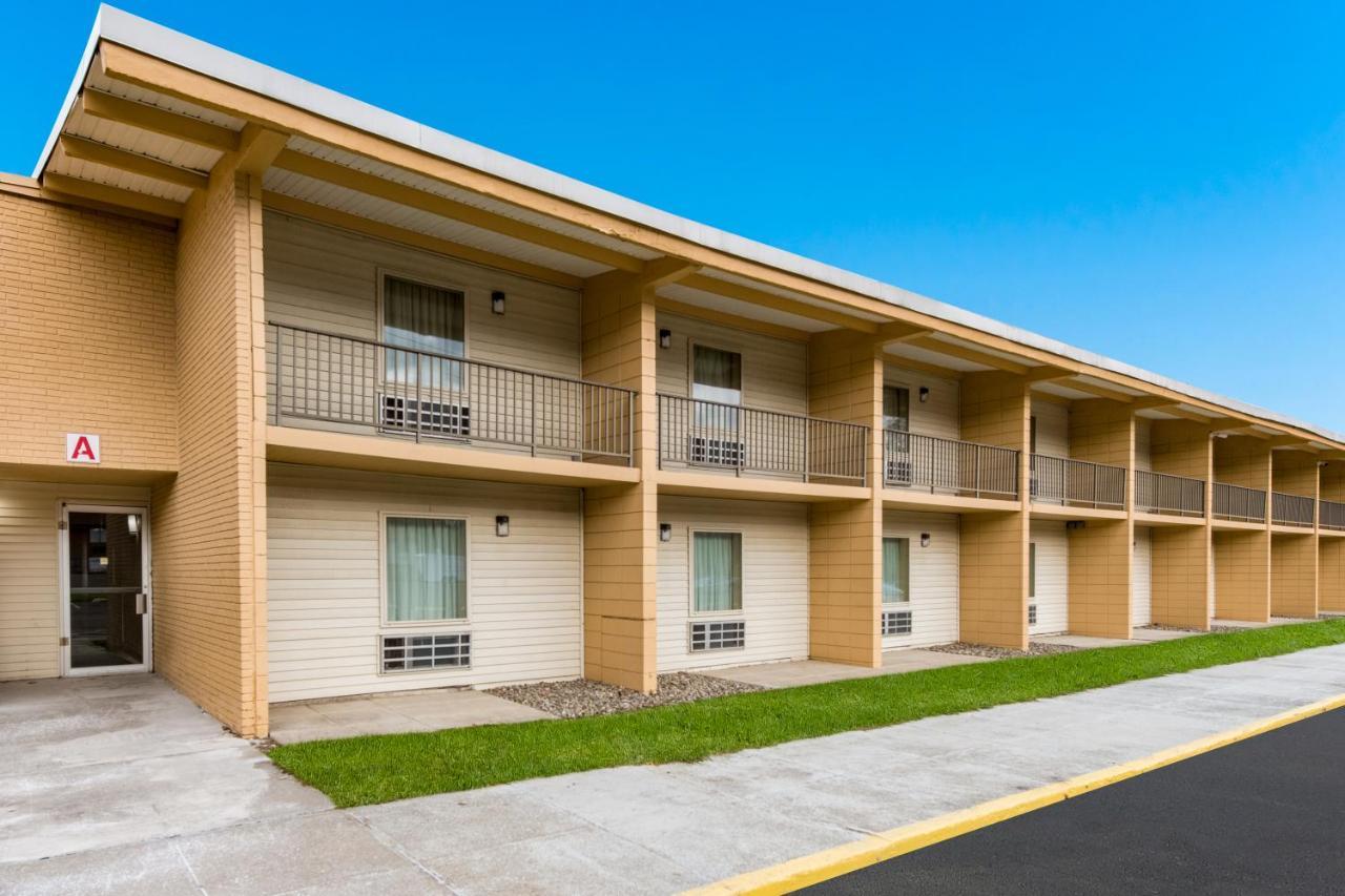 Econo Lodge Inn & Suites Binghamton Exterior foto